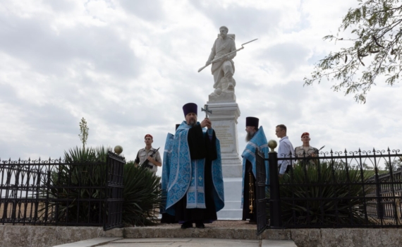 Памятник открыт в Крыму к 170-летию Альминского сражения