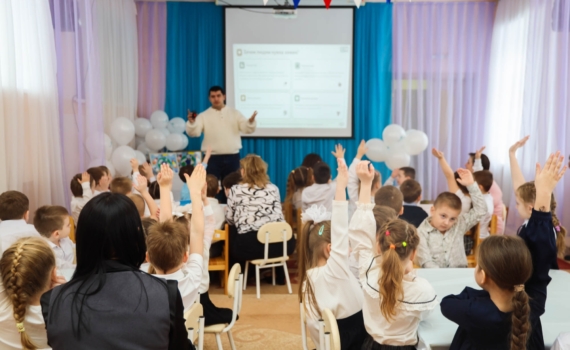 Химики провели игру для ребят из детсада №22 Химики провели игру для ребят из детсада №22