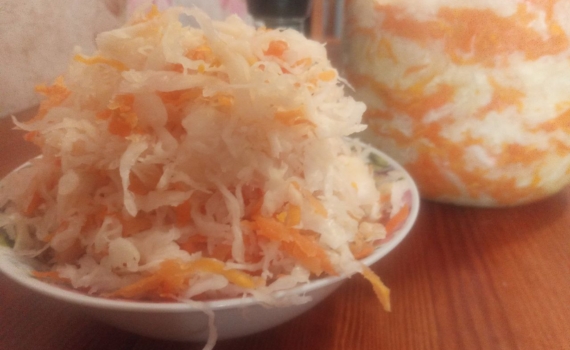 Так капусту можно квасить и весной: чтобы она хрустела и не горчила — сразу несколько способов Так капусту можно квасить и весной: чтобы она хрустела и не горчила — сразу несколько способов