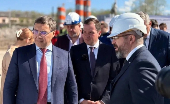 Валерий Фальков и Александр Цыбульский оценили ход строительства кампуса мирового уровня «Арктическая звезда» в Архангельске Валерий Фальков и Александр Цыбульский оценили ход строительства кампуса мирового уровня «Арктическая звезда» в Архангельске
